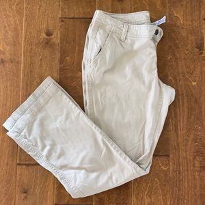 Old Navy the Diva Short 8 Khaki pants